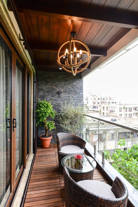 Modern Balcony Design, Balcon Mic, Balkon Decor, Balcony Design Ideas, House Balcony, Modern Balcony, Balcony Lighting, Balcony Railing Design, Small Balcony Garden