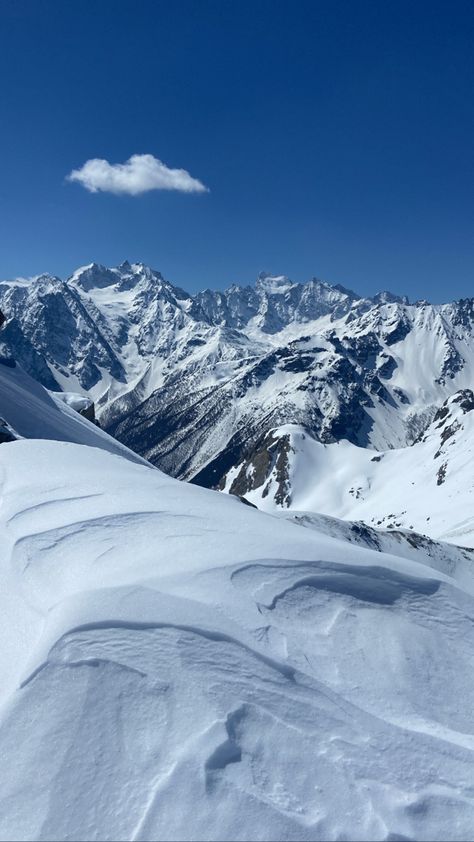 Snow Mountains Aesthetic, Winter Mountain Aesthetic, Skiing Aesthetic, Snow Hill, Mountain Aesthetic, Mountains Aesthetic, Ski Mountain, Winter Mountain, Ski Holidays