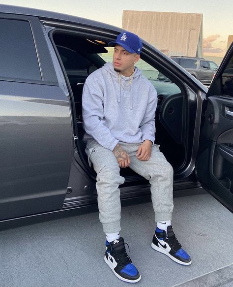 Guy Outfits With Jordans, Outfits For Men Jordans, Men’s Outfits With Jordans, Men’s Jordan Outfits, Tios Canis, Fly Men Outfits, Jordan 1 Men Outfit, Blue Hat Outfit Men, Jordan Fits Men