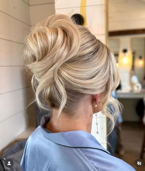 Bridal Hair Romantic Updo, Beautiful Updo Hairstyles, High Upstyles For Medium Hair, Chic High Bun, Current Updo Trends, Wedding Hair Mom Of Bride, 90s Style Updo, Popular Updos 2024, Wedding Updo Vintage