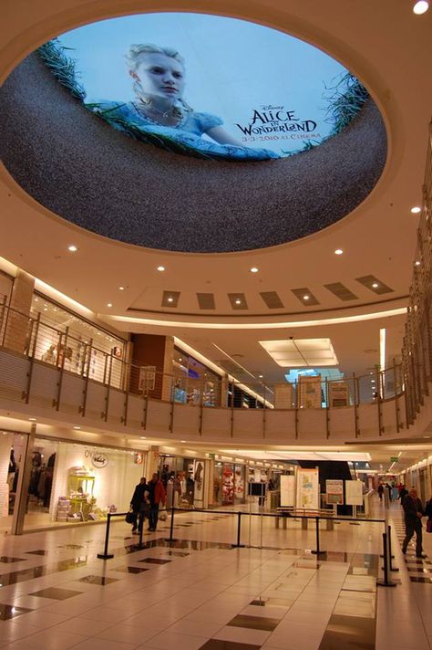 ALICE IN WONDERLAND / AMBIENT MEDIA by Davide Mosconi, via Behance Branding Wall, 3d Ceiling, Guerrilla Advertising, Ceiling Mural, Funny Commercial Ads, Guerrilla Marketing, Creative Flooring, Clever Advertising, Funny Commercials