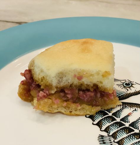 Brown Sugar Ham Biscuits | Booth Parker Style Country Ham Biscuits, Bisquit Recipes, Southern Tailgate, Country Biscuits, Sugar Ham, Ham Rolls, Ham Biscuits, Brown Sugar Ham, Ham Breakfast