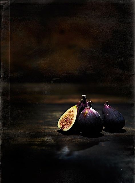 Moody Food Photography, Vegetables Photography, Dark Food Photography, Interior Boho, Food Art Photography, Food Photography Inspiration, Fruit Photography, Still Life Photos, Nyc Food