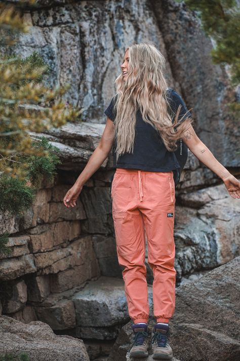 WOMEN – Notice Hiking Outfit Colorful, Jogger Hiking Outfit, Colorful Hiking Outfit, Free People Photoshoot, Hiking Style Women, Outdoor Style Women, Womens Hiking Gear, Summer Hiking Outfit Women, Orange Pants Outfit