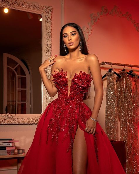 Albina Dyla on Instagram: “Elegant and passionate red dress ❤️ ‘COUTURE 2020’ by @albinadylaofficial @studiorreze @korabkusari #AlbinaDylawomen #albinadylacelebs…” Elegant Red Dress Long, Red Glam Dress, Red Glitter Prom Dress, Red Gala Dresses, Albina Dyla, Matric Dance Dresses, Glitter Prom Dress, Dress Couture, Prom Girl Dresses