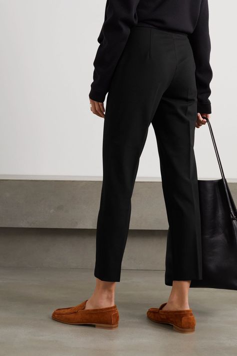 f442d33fa06832082290ad8544a8da27desc49722124ri Black Slim Pants, Black Pants Outfit, All Black Fashion, Business Chic, Slim Leg Pants, Tapered Pants, Classy And Fabulous, Straight Pants, Max Mara