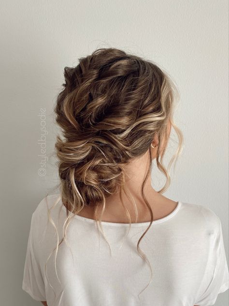 Bridesmaid Hairstyles Messy Updo, Up Bridesmaid Hair Up Dos, Bridal Hairstyles Updo Messy, Loose Wedding Updo With Veil, Loose Messy Updo Wedding, Lose Wedding Hair Updo, Boho Hair Updos, Romantic Updo Wedding Loose Curls, Romantic Wedding Updos For Long Hair