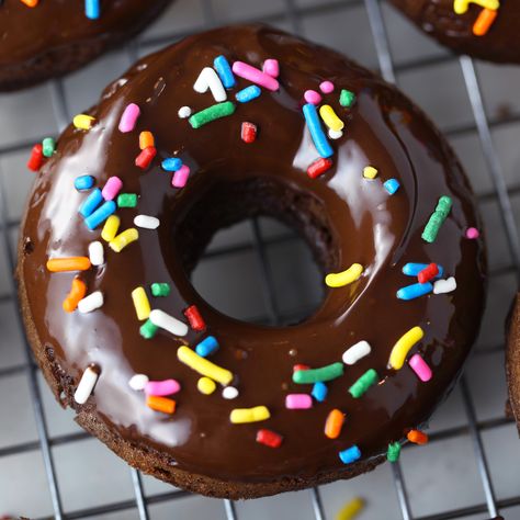 Jump to Recipe Print RecipeLow Carb Chocolate Frosted Donuts are great if you’re watching your carbs or have food allergies. Believe it or not, I like to watch my carbs. Although I absolutely love baking and all kinds of desserts, I actually only eat them on special occasions. Or at least I do try very...Read More Chocolate Frosted Donut, Almond Butter Brownies, Donut Flavors, Food Reference, Butter Brownies, Donut Recipe, Kinds Of Desserts, Low Carb Chocolate, Doughnut Recipe