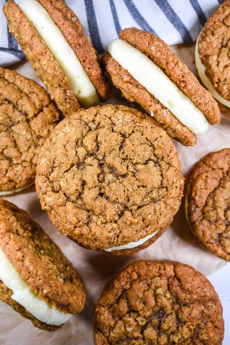 Homemade oatmeal cream pies! This easy oatmeal cream pies recipe features a pair of soft oatmeal cookies, with smooth, sweet creme sandwiched in the middle. A nostalgic homemade version of a childhood favorite. Crumbl Oatmeal Cream Pie, How To Make Oatmeal Cream Pies, Oatmeal Crème Pie Cookies, Oatmeal Sandwich Cookies Cream Pies, Copycat Oatmeal Cream Pies, Oatmeal Crème Pies, Sourdough Oatmeal Cream Pie, Oatmeal Creme Pie Recipe, Healthy Oatmeal Cream Pies