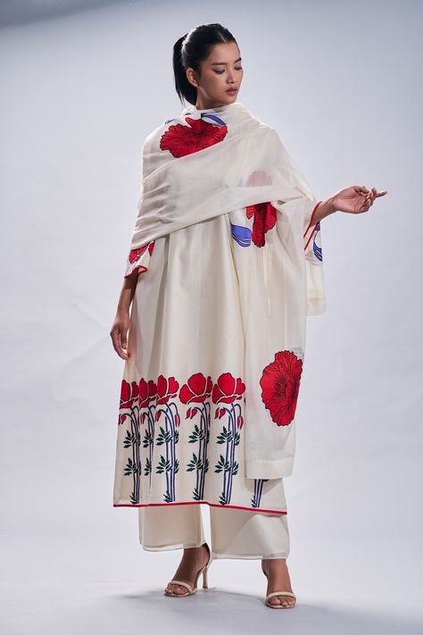 Shop for these amazing collections of Ivory Chanderi Embroidered Floral Round A-line Tunic Set For Women by Taika by Poonam Bhagat online at Aza Fashions. Jaipur Prints, Sweet Dresses Casual, Fabric Paint Shirt, Simple Suit, Embroidered Cuffs, Co Ords Outfits, Kurti Sleeves Design, Hand Painted Dress, Embroidered Kurti