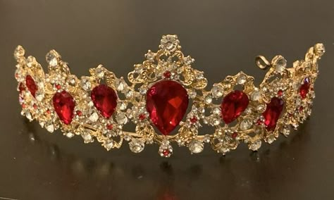 Gold Crown With Red Jewels, Red Quinceanera Shoes, Red Crowns For Quinceanera, Red And Gold Tiara, Red Quince Crown, Crowns For Quinceanera, Red Quinceanera Theme, Red Quince Theme, Quince Crowns