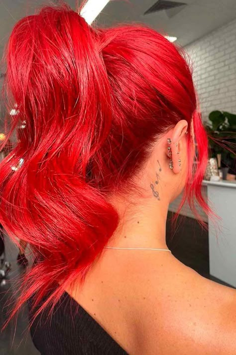 55 Red Hair Colors for Various Skin Tones | LoveHairStyles.com Red Hair Looks, Red Hair Inspiration, Red Hair Inspo, Dyed Red Hair, Bright Red Hair, Pretty Hair Color, Bright Hair, Hair Color For Women, Hair Color And Cut