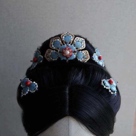 Traditional Chinese Hair, Asian Ornaments, China Decorations, Asian Hair Ornaments, Chinese Hair Accessories, Chinese Hair, Asian Inspiration, Chinese Jewelry, Korean Jewelry