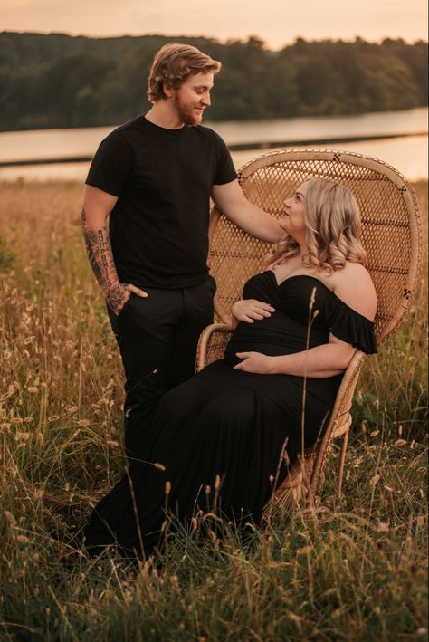 Boho Chair Maternity Photos, Maternity Peacock Chair, Maternity Photography Peacock Chair, Maternity Chair Poses, Peacock Chair Maternity Shoot, Seated Maternity Poses, Peacock Chair Photoshoot, Maternity Chair, Boho Maternity Photoshoot