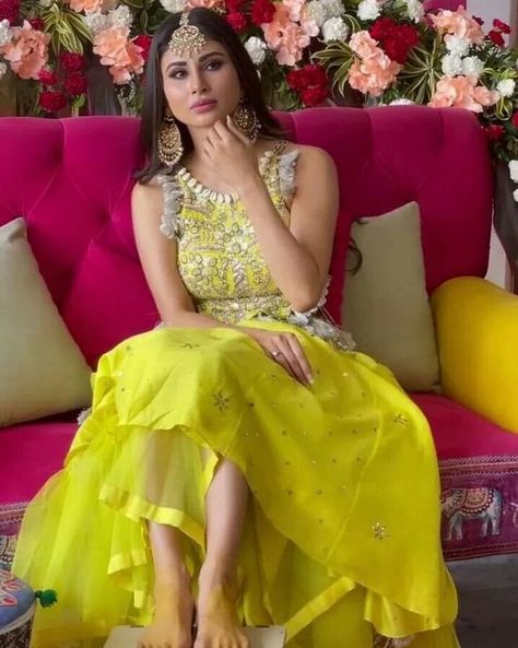 Moni Roy Haldi Look, Celebrity Haldi Outfit, Unique Mehndi Outfits For Bride, Mehandi Look For Bride, Mehendi Outfit For Bride, Unique Mehendi Outfits For Bride, Mehandi Dresses For Brides, Bride Haldi Outfit, Mehndi Function Dress Outfit