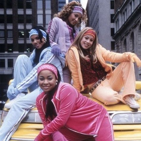 when I say the best cheetah girls movie, you say.. Kostum Halloween, The Cheetah Girls, Early 2000s Fashion, Halloween Costume Outfits, Group Halloween Costumes, Cute Halloween Costumes, Halloween Costumes For Girls, Halloween Kostüm, Costume Outfits