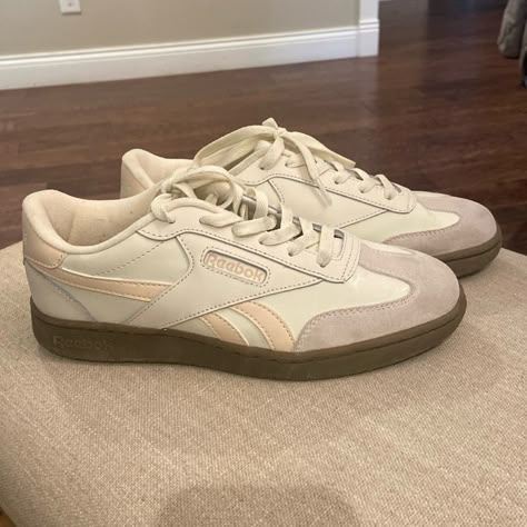 Women’s Reebok Sneakers - Like New In Box Size 8.5 Worn Around The House (Just Didn’t Fit Right) Rebock Shoe, Reebok Running Shoes Women, Reebok Aesthetic, Reebok Women Shoes, Eden Core, Reebok Shoes Women, Sneakers Reebok, Reebok Classic Sneakers, 18th Bday