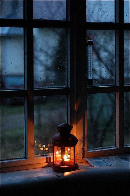 Light Window, Fotografi Urban, Window View, Through The Window, Rain Photography, Jolie Photo, Alam Semula Jadi, Chiaroscuro, Candle Lanterns