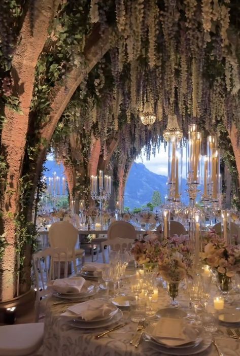 Light Wedding Aesthetic, Wedding Venue Indoor Elegant, Fairylight Wedding Decor, Princess Wedding Ideas Decor, Wedding Full Of Flowers, Dreamy Fairytale Wedding, Wedding Venues Ethereal, Enchanted Forest Wedding Venue Fairytale, Dream Wedding Forest