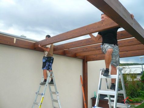 Setting up a Milan wooden pergola | Gazebo Pergola Pergola Joints, Pergola Gazebo, Modern Gazebo, Aluminum Pergola, Wooden Pergola, Gazebo Pergola, Backyard Pergola, Terrace Design, Pergola Plans