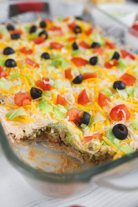 Taco Dip With Meat, Beach Pie, 7 Layer Bean Dip, 7 Layer Taco Dip, Fiesta Dip, 7 Layer Dip Recipe, Mexican Layer Dip, Layered Dip Recipes, Layered Bean Dip