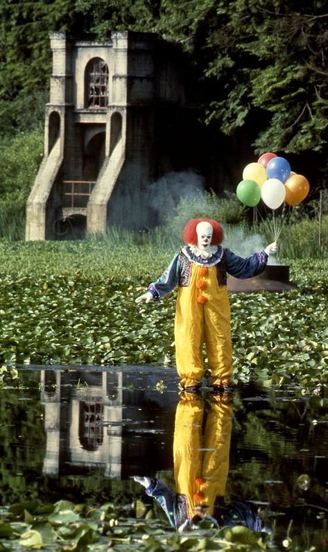 Pennywise 1990, Curry Stephen, Clown Movie, Tim Curry, Hand Tats, It The Clown Movie, Are You Scared, Agricultural Land, Dark Home Decor