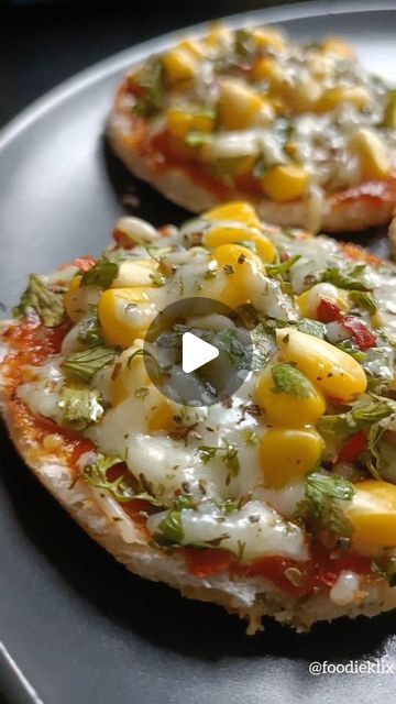 Bread Pizza For Kids, Veg Starter Recipes, Khandvi Recipe, Vegetarian Snacks Easy, Mini Pizza Bites, Cheesy Corn, Veg Snacks, Boiled Corn, Puri Recipes