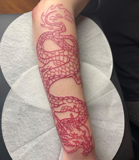 Forearm Tattoo Women Linework, Dragon Linework Tattoo, Dragon Tattoo Forearm, Dragon Hand Tattoo, Tato Lengan Bawah, Dragon Tattoo Arm, Tato Paha, Red Dragon Tattoo, Tato Naga