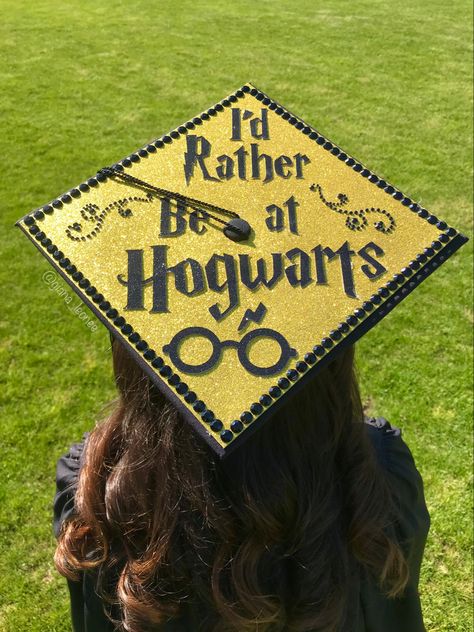 Graduation Cap Ideas Harry Potter, Cap Decoration Graduation Harry Potter, Harry Potter Cap Decoration Graduation, Harry Potter Graduation Cap Designs, Harry Potter Graduation Cap Ideas, Tim Burton Graduation Cap, Harry Potter Grad Caps, Cute Graduation Cap Ideas, Graduation Cap Ideas Funny