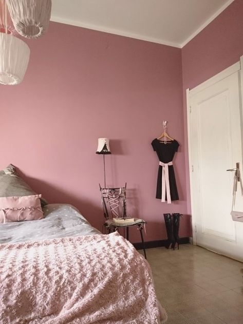 Descent paint colour fresh home decor idea 2023 Rose Wall Color Bedrooms, Rose Pink Bedroom Walls Paint Colors, Room Inspo Color Scheme, Dark Pink Walls, Dark Pink Room, Room Color Ideas Bedroom, Best Bedroom Paint Colors, Pink Bedroom Walls, Dark Bedroom Furniture