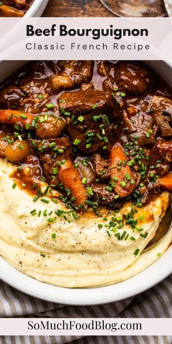 French Cuisine Recipes, French Cooking Recipes, Beef Bourguignon Recipe, Idee Pasto, Beef Bourguignon, French Dishes, Tender Beef, Wine Sauce, French Cooking