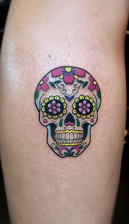 Small Candy Skull Tattoo, Fun Skull Tattoo, Dia De Los Muertos Tattoo Ideas Small, Simple Sugar Skull Tattoo, Sugar Skull Design Ideas, Candyskull Tattoo, Mexican Skull Tattoos Women, Small Skull Tattoo For Women, Mexican Skull Drawing