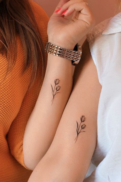 Niece Tattoo, Mommy Daughter Tattoos, Berlin Tattoo, Tato Minimal, Tulip Tattoo, Cool Wrist Tattoos, Mom Tattoo Designs, Petite Tattoos, Small Hand Tattoos