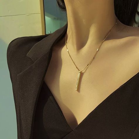 18k Gold Plated Stainless Steel Tarnish Free, Water Resistant And Hypoallergenic قلادات متدلية, Metal Pendant Necklace, Simple Choker, Korean Jewelry, Nature Necklace, Chain Fashion, Vintage Party, Long Pendant Necklace, Pearl Pendant Necklace