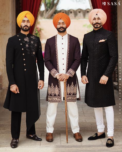 Wedding dresses for Sikh Sardar groom by SASA Punjabi Men Wedding Outfit, Punjabi Men Outfit, Sikh Groom Outfit, Cort Pent, Honey Outfits, Marriage Dress For Men, Punjabi Wedding Dress, Reception Suits, Sardar Fashion