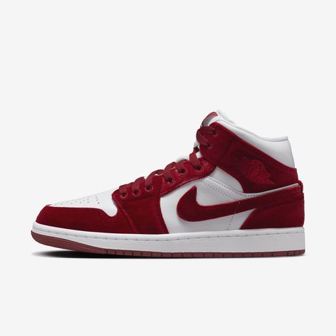 Heritage Jordan colors and soft velvet? Say less. We updated this special edition AJ1 with style and elegance in mind, letting you show off in luxurious comfort. Now that's a win. White Jordans Outfit, Jordans Outfit Women, Jordan Colors, Velvet Jordans, Red And White Jordans, Red Nike Shoes, Jordan Air 1, Fire Shoes, 47th Birthday