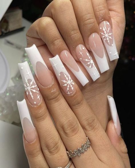 Christmas Acrylic Designs, Christmas Nails Black Women, Baddie Winter Nails, White Christmas Nails Acrylic, Short Christmas Acrylic Nails, Christmas Nails French, Nails French Tip, Winter Nails Acrylic, Sweater Nails