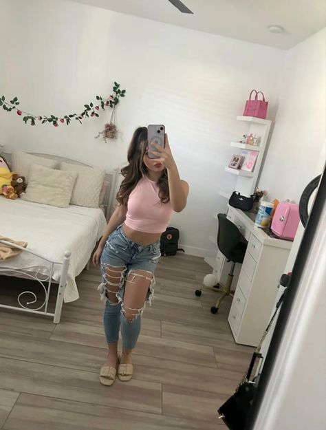 Simple Buchi Fresa Outfit, Cute Outfit Ideas Latina, Fresa Latina Outfits, Cute Outfits Mexican, Back To School Outfits Fresita, Casual Buchifresa Outfits, Girly Soft Outfits, Short Latina Outfits, Latina Cute Outfits