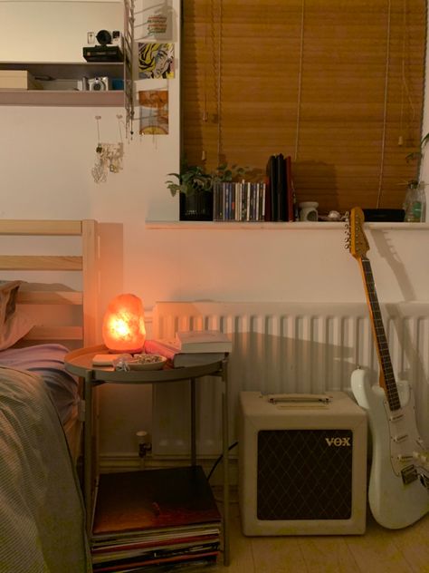 Bedroom With Radiator, Radiator Aesthetic, Old Radiators, Aesthetic Old, Aesthetic Bedroom Decor, Aesthetic Bedroom, Bedroom Storage, Window Sill, Room Inspo