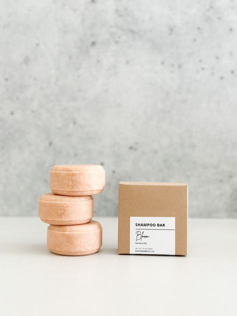 "Our zero-waste shampoo bars contain pure geranium and lavender essential oils that can promote healthy-looking hair. It will give hair a vibrant glow. If you have long hair, this shampoo bar is a great choice for you. Pair with our conditioner bars for silk and smooth hair. ●  Normal to Oily ● All Hair Types ● pH Balanced ● Safe with colored hair ● Our Shampoo Bars do NOT contain the following harmful ingredients often found in store-bought shampoos: SLS Formaldehyde Parabens Glycol ethers Para Shampoo Bar Product Photography, Shampoo Bar Photography, Shampoo Bar Packaging Ideas, Shampoo Bar Packaging, Soap Photography, French Pink Clay, Conditioner Bars, Solid Shampoo Bar, Diy Shampoo