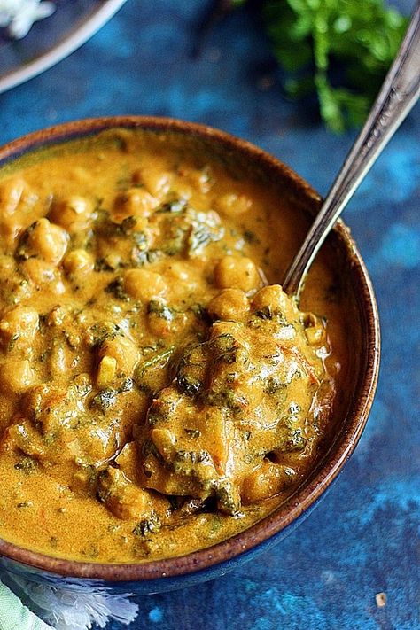 Chana Palak, Gluten Free Curry, Chickpea Spinach Curry, Healthy Flatbread, Chickpea Spinach, Chickpea And Spinach Curry, Vegan Chickpea Curry, Alkaline Diet Recipes, Spinach Curry