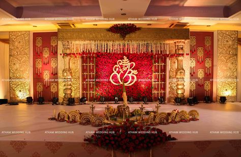 Wedding Stage Decorations Traditional, Kalyan Mandapam Decoration, Muhurtam Stage Decoration South Indian, Decoration For Marriage Hall, Mandapam Decoration Marriage Indoor, Muhurtham Stage Decor, Wedding Stages Indian, Hindu Marriage Stage Decoration, Traditional Stage Decoration For Wedding