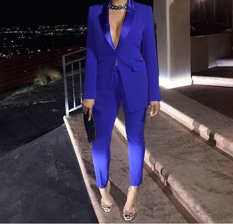 Image by briana Blue Blazer Outfit, Jacket Outfit Ideas, Royal Blue Pants, Royal Blue Jacket, Tuxedo Women, Chique Outfits, Tuxedo Style, Style Blazer, Jacket Outfit