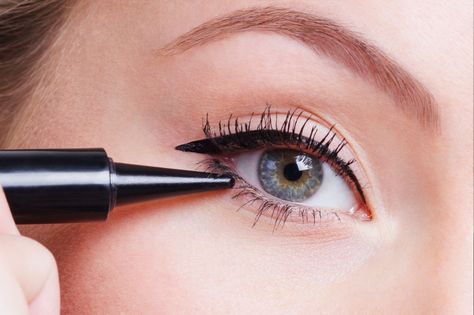 How to Get Perfect "Puppy Eyes" in 6 Simple Steps Puppy Dog Eyeliner, Dog Eyeliner, Puppy Eyes Makeup, Puppy Eyeliner, Dry Eyes Causes, Purple Eyeliner, How To Do Eyeliner, Korean Makeup Look, Beginner Makeup