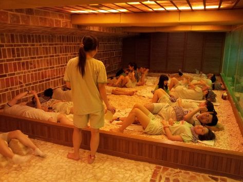 Experience Siloam Jjimjilbang Seoul — Review one of the best Korean Jjimjilbang at Siloam Sauna, Seoul Korean Bath House, Korea Travel, Bath House, Asia Travel, Spa Day, Travel Around, Sauna, Trip Planning, Chia