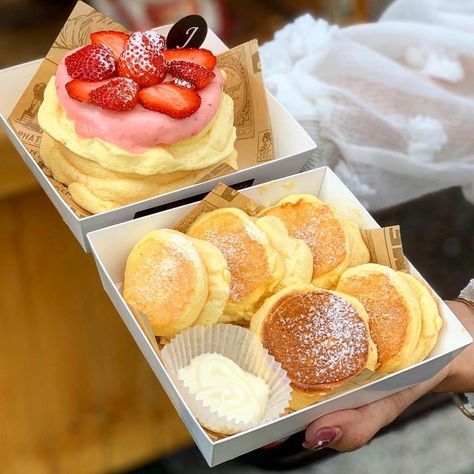 Mini Pancake Maker, Pancakes Fluffy, Dessert Waffles, Crepes And Waffles, Food Business Ideas, Mini Pancakes, Tasty Pancakes, Makanan Diet, Mini Donuts