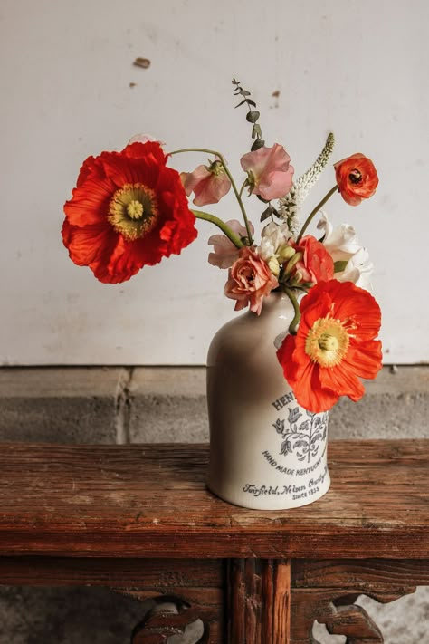 Floral Still Life Photography, Diy Garden Decoration, Spring Moodboard, Poppy Bouquet, Floral Photos, Market Flowers, Peony Arrangement, Stagnant Energy, Flowers In Vases