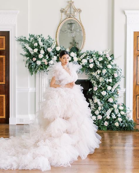 When the dress needs no introduction… ⠀⠀⠀⠀⠀⠀⠀⠀⠀ Creative Direction & Photography - @sophiemayphoto Planner & Designer - @theeventsdesigners Venue @kelmarshhallweddings Florist - @flourishandgrace Makeup Artist - @themakeuplabb Hair Stylist @doll_creative Dress - @millia.london Accessories and Jewellery - @megantheresecouture ⠀⠀⠀⠀⠀⠀⠀⠀⠀ ⠀⠀⠀⠀⠀⠀⠀⠀⠀ #weddingdressinspo #luxuryweddingdress #weddingdressdesign #weddingdresssleeves #contemporaryweddingdress #bridalinspiration #modernweddingdress #e... Millia London, Creative Dress, Contemporary Wedding Dress, London Accessories, Luxury Wedding Dress, Modern Wedding Dress, Wedding Dress Sleeves, Planner Design, Bridal Inspiration