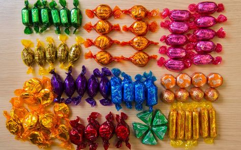 Quality Street removes one of its oldest sweets after customers complain there are too many toffees Quality Street Chocolates, Quality Streets Chocolates, Cadbury Roses, Childhood Snacks, Chocolate Board, Old Sweets, Uk Sweets, Vintage Sweets, Toffee Candy