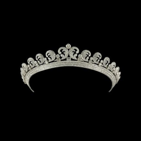 Cartier Tiara, Halo Tiara, Queen Elizabeth Crown, Historic Jewelry, Lovers Knot Tiara, Princess Kate Style, School Dr, Kate Middleton Wedding, Royal Collection Trust